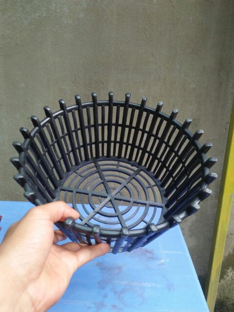 Chậu nhựa nan trồng hoa lan