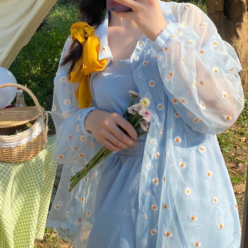 Áo khoác hoa cúc phong cách hàn quốc thời trang hè đi biển sành điệu