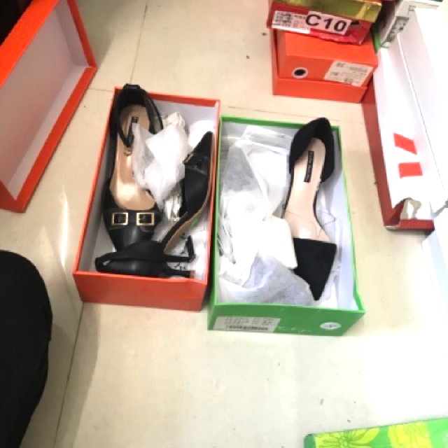Giày khách đặt livestream shoppe