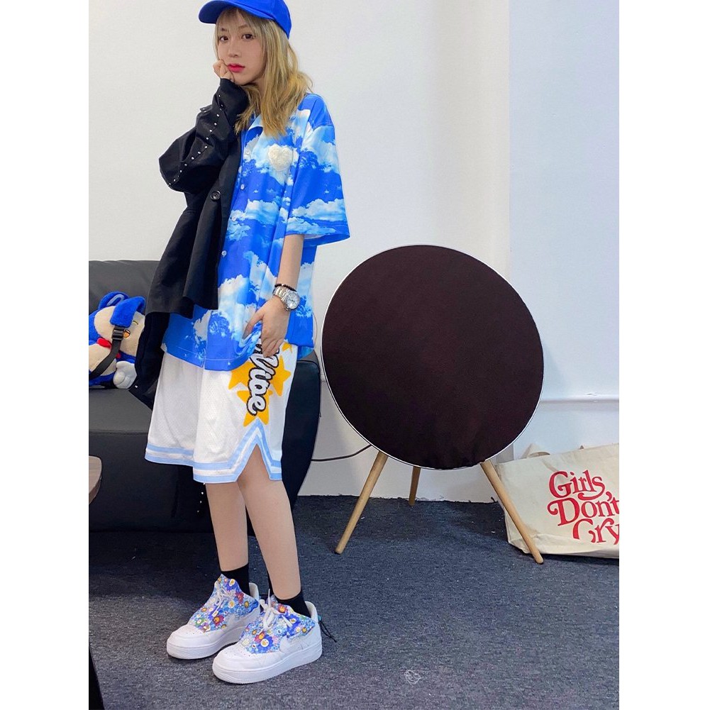 Quần đùi nữ form suông chữ V viền xanh thời trang ulzzang màu trắng n7clothings