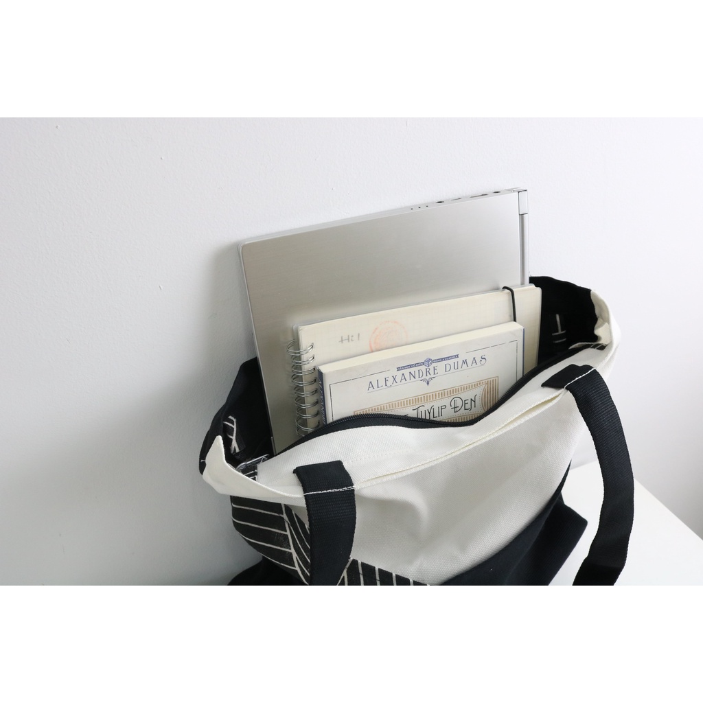 Túi tote/ Túi vải Canvas - GreyScale phù hợp với đi chơi du lịch