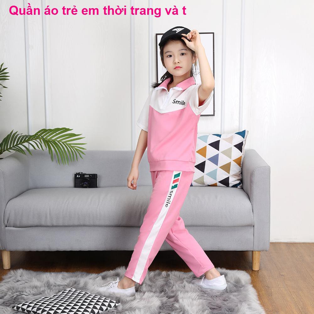 thời trang trẻ emBộ đồ thể thao mùa hè cho bé gái quần áo mẫu mới nổi tiếng trên mạng 2021 hai chiếc ngắn tay kiể