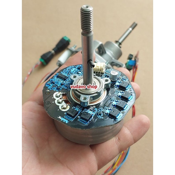 Đầu quạt không chổi than Nidec 84w 12-24v