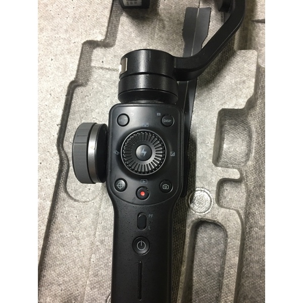 Tay cầm Gymbal Zhiyun Smooth 4 nhiều người gọi quá mh bán lâu rồi, Tgian tới có nhiều đồ có thể m.n 