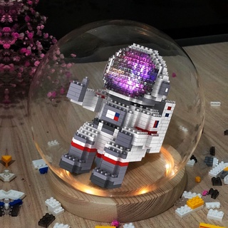LEGO LẮP RẮP MÔ HÌNH 3D PHI HÀNH GIA CÓ ĐÈN LED