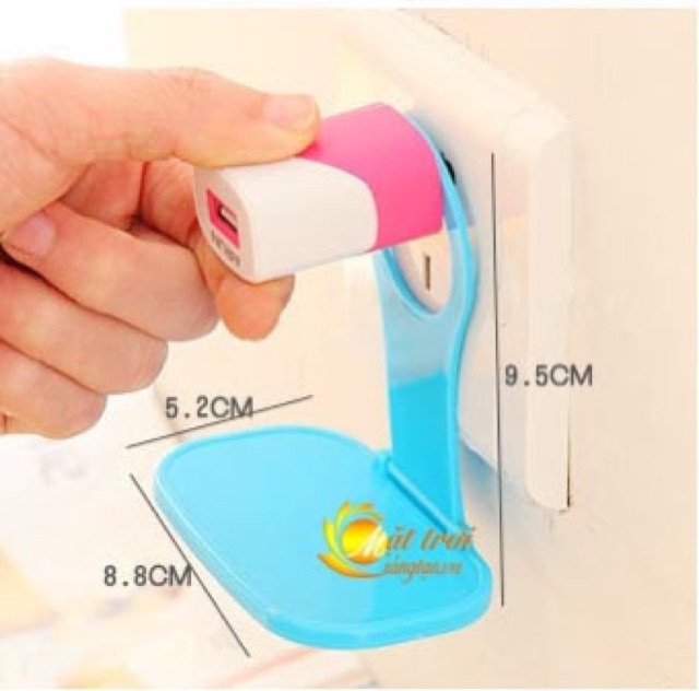Giá đỡ điện thoại khi sạc