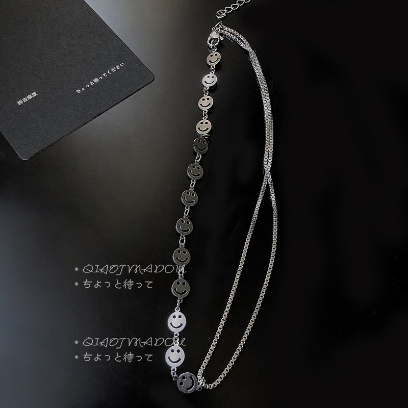 Vòng Tay Hình Mặt Cười Bằng Thép Titanium Kiểu Dáng Đơn Giản