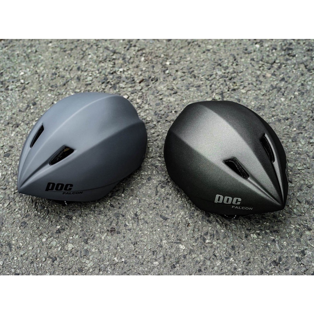 Mũ bảo hiểm xe đạp kiểu dáng thể thao Poc Falcon màu đen nhám