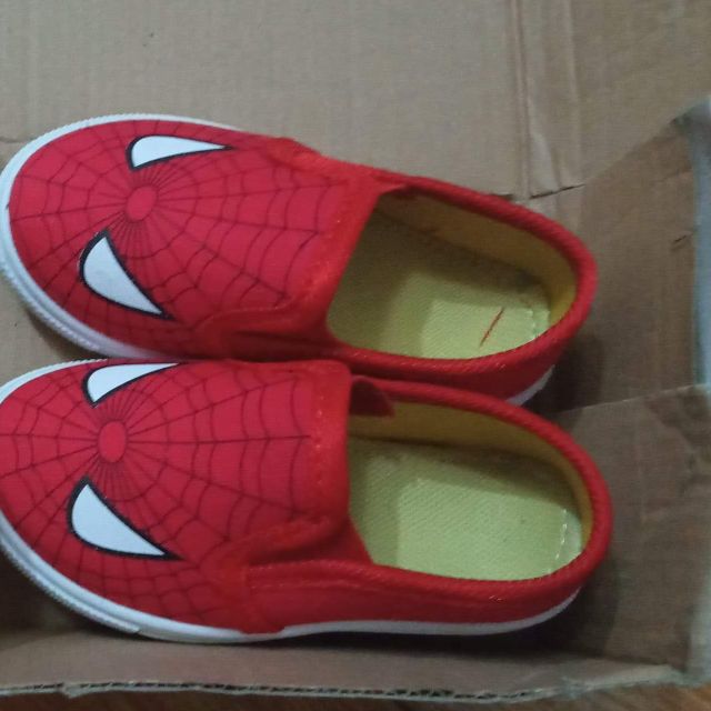 Giày slip on cho bé yêu