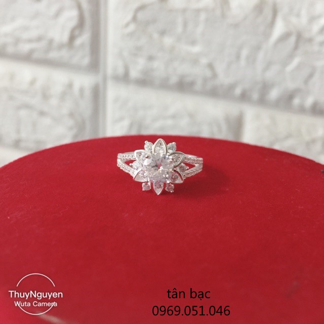 NHẪN HOA SEN , biểu tượng của nét đẹp việt , thiết kế tỷ mỷ, thon gọn , dễ mix đồ , chắc chắn sẽ là phụ kiện hót năm nay