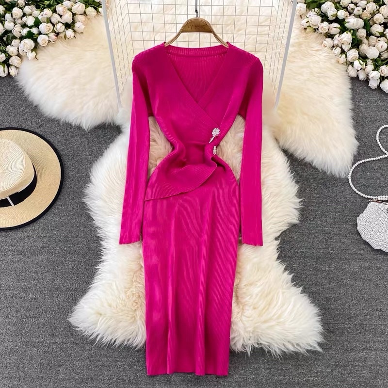 Đầm cổ V tay dài đắp chéo phối cúc hoa, đầm body dài tay cổ tim