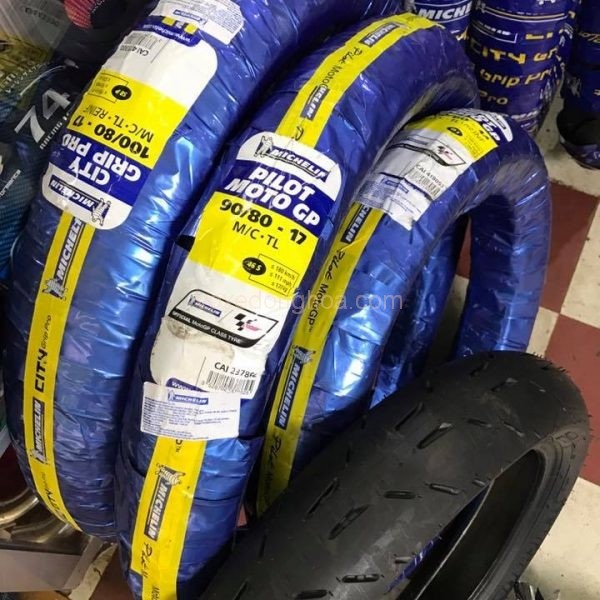 Vỏ xe máy Michelin Pilot Moto GP " Xe số " size 17 " bao bám đường "