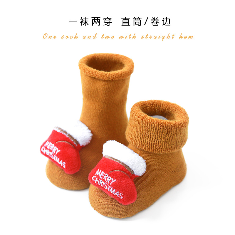 Vớ cotton giữ ấm chống trượt họa tiết ông già noel dễ thương dành cho bé 0-3 tuổi