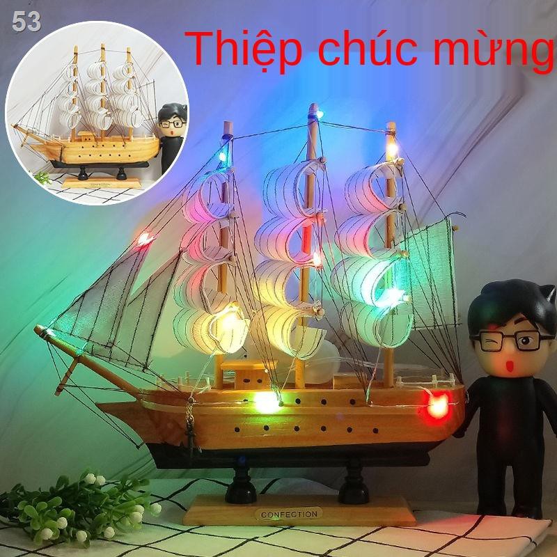 Đồ trang trí mô hình thuyền buồm bằng gỗ thuận xuôi gió quà tặng ngày sinh viên tốt nghiệp cho các cô gái và c