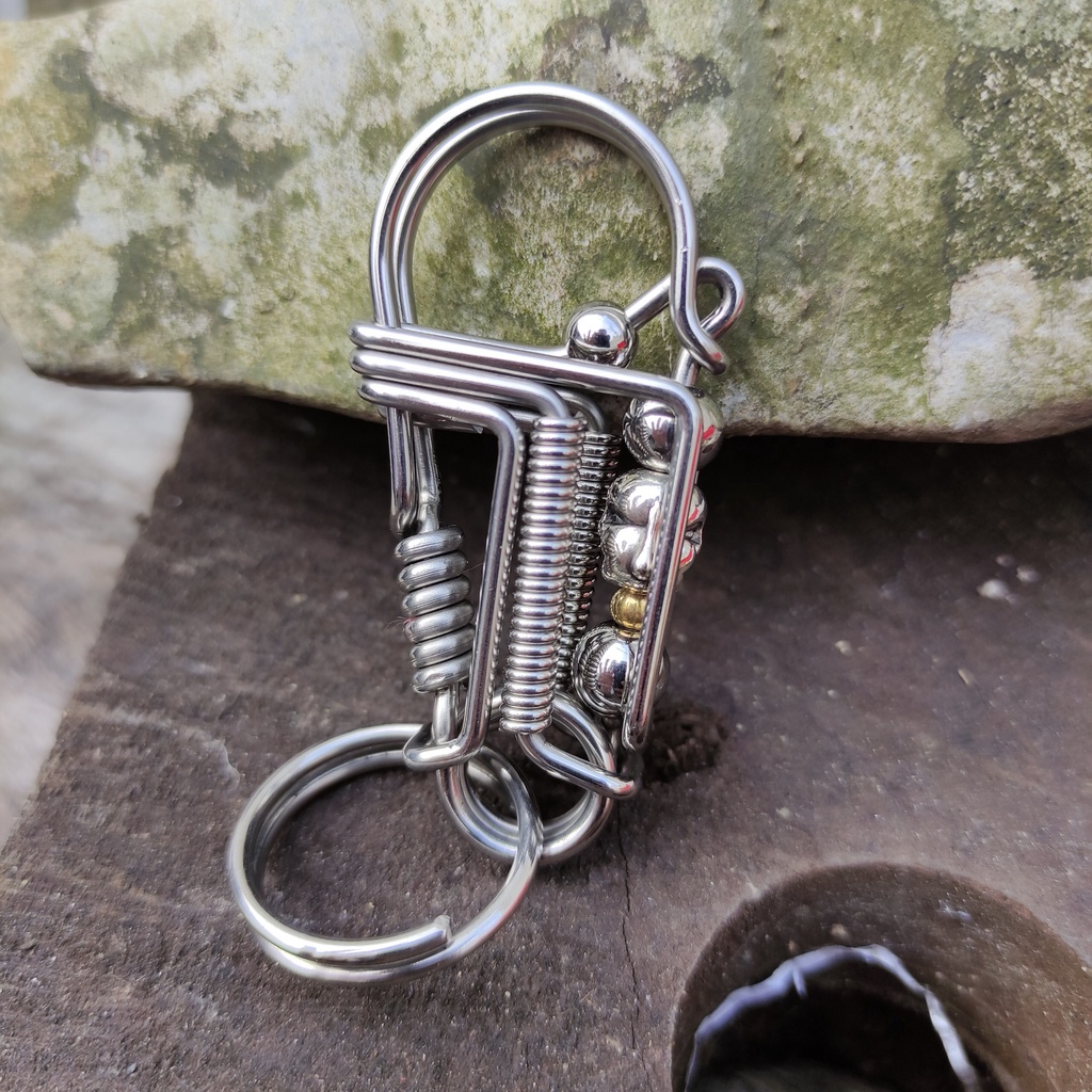 Móc chìa khóa  thần tài xe máy ô tô đẹp chất liệu inox cài lưng quần thời trang Móc khóa thủ công