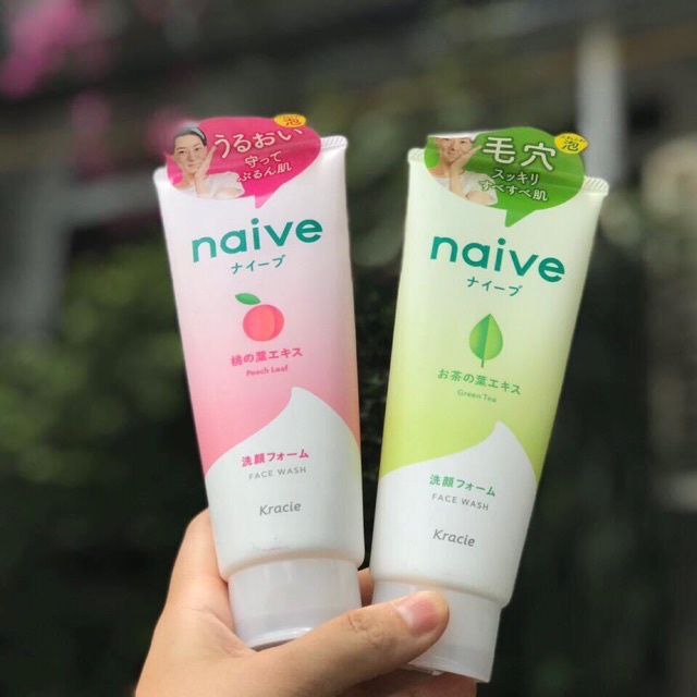 Sữa Rửa Mặt Kèm Tẩy Trang Naive Cracie 143g Nội Địa Nhật