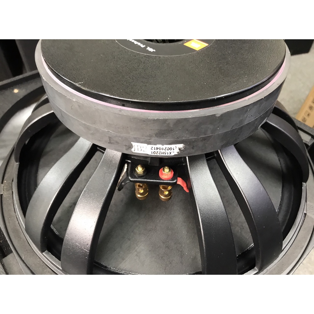 Loa sub hơi JBL 718 là sub sân khấu có bass 4 tấc , công suất 2000w ,Sub hơi JBL 718 nhập khẩu  TQ