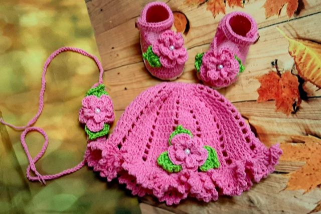 Set mũ + giầy + bao tay + băng đô