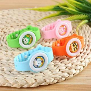 Đồng hồ tinh dầu chống muỗi cho bé