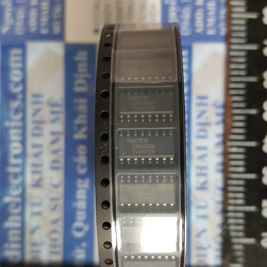 5 con 74HC151D 74HC151 SOP-16 8-INPUT SELECTOR kde3773