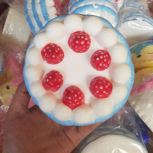 Squishy bánh kem 6 dâu Vgoood