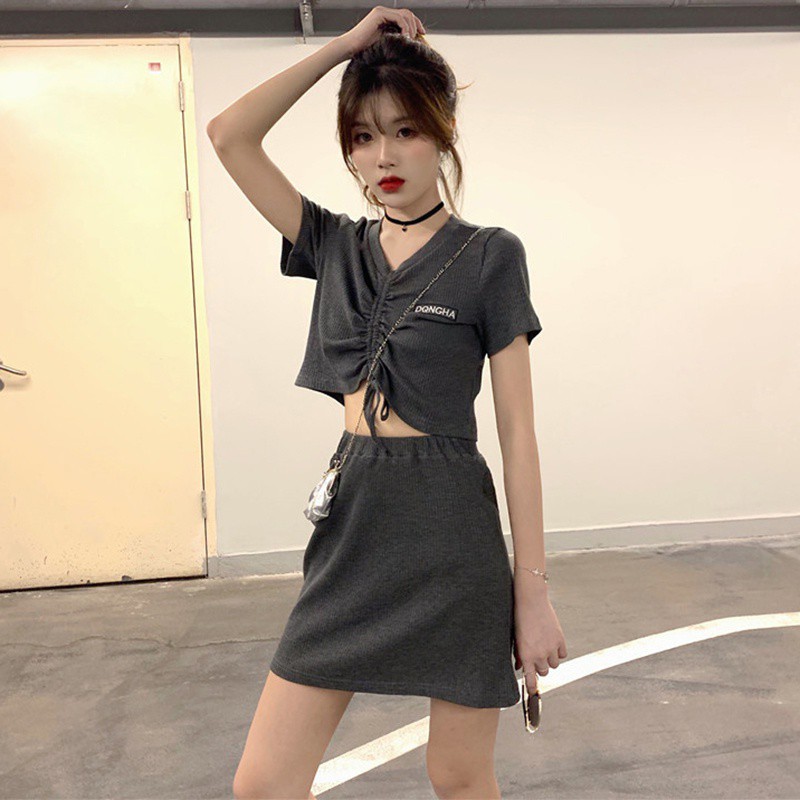 Set áo thun ngắn tay cổ chữ V + chân váy cho nữ