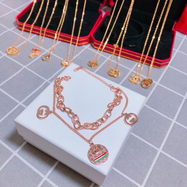 Lắc tay Gucci titan mẫu mới