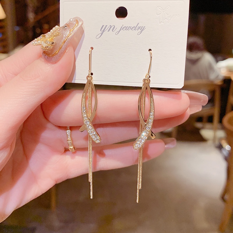 Khuyên Tai Tua Rua Dài Hình Chữ Thập Đính Đá Zircon Cá Tính Thời Trang Mới