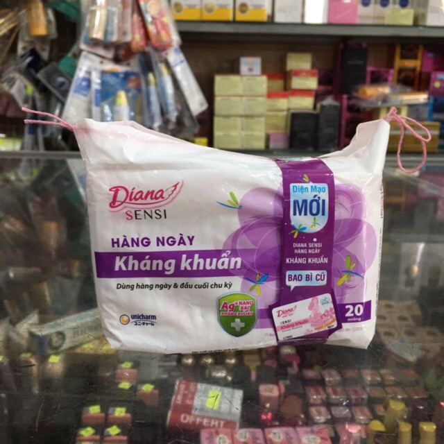 Băng vệ sinh Diana Sensi hằng ngày - kháng khuẩn 15.5cm bịch 20 miếng
