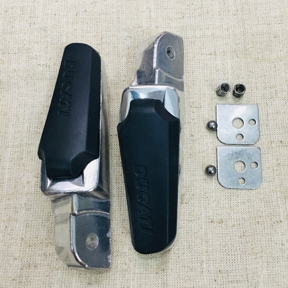 Gác chân xếp kiểu Ducati trắng Thanh Khang Gian hàng uy tín nói sao bán vậy BOZE99