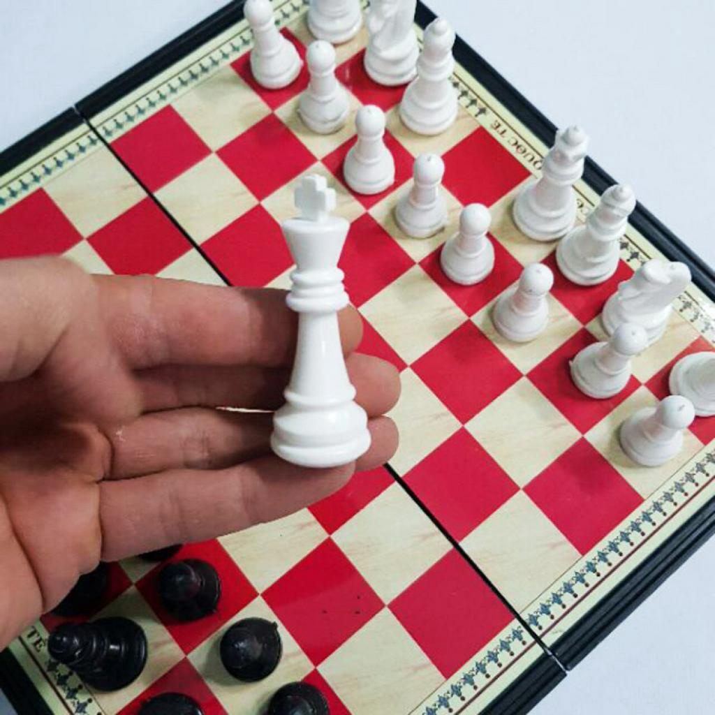 Đồ chơi giải trí bộ cờ vua nam châm gấp gọn bằng nhựa 28 x 29 cm – Tăng khả năng tâp trung và rèn luyện tư duy