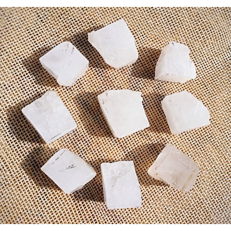 Viên đá thanh tẩy thach anh trắng