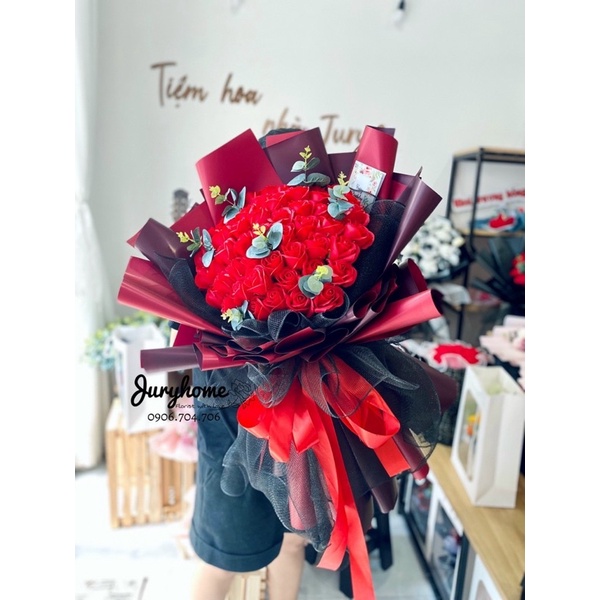 Bó hoa sáp 50 siêu to siêu sang nhiều màu cho khách lựa chọn