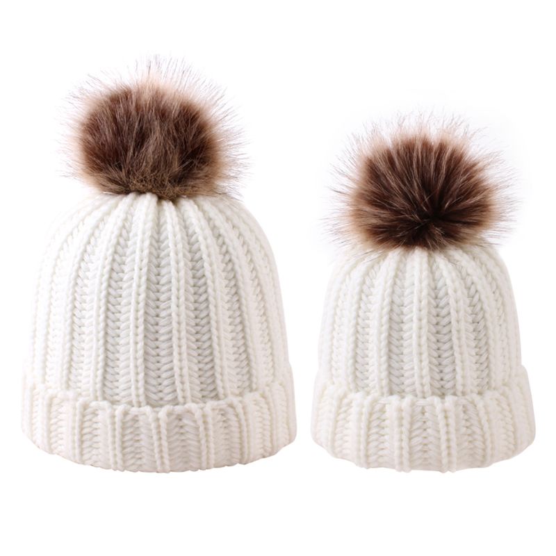 Mũ beanie Trùm Đầu Giữ Ấm Mùa Đông Phối Cục Bông Dễ Thương Dành Cho Mẹ Và Bé