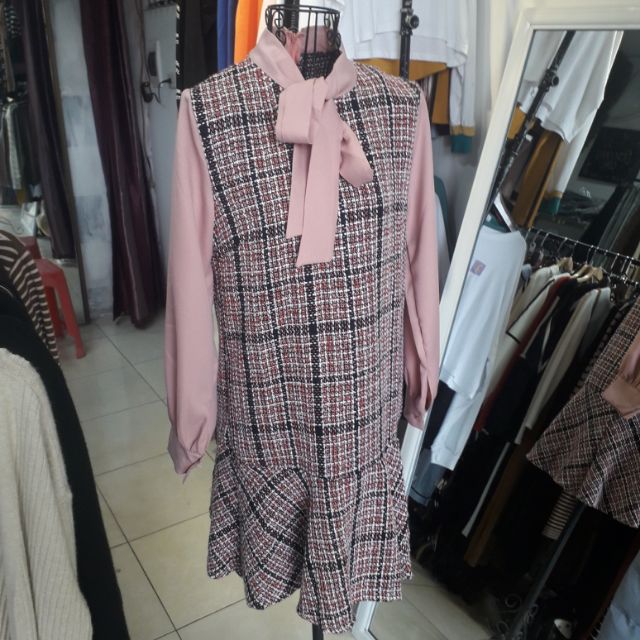 Váy dạ hồng và set xanh