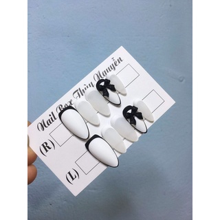 Nailbox móng úp thiết kế trắng đen nơ đen