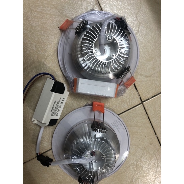 Âm trần 7w 3 màu viền vàng/Bạc BH 2 NĂM
