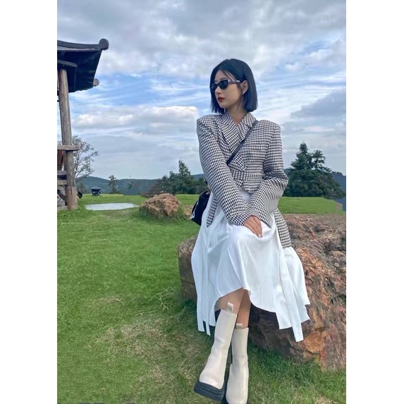 Áo khoác blazer khoét bụng độc đáo cá tính