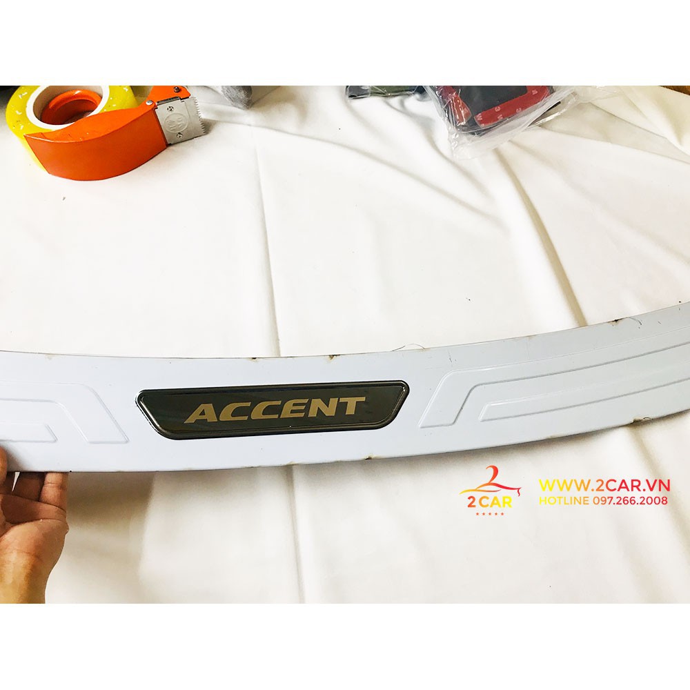 Ốp Chống Trầy Cốp Ngoài Xe Hyundai Accent 2018-2020, chất liệu Inox