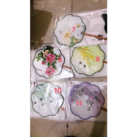 Quạt cổ trang khung hoa mai