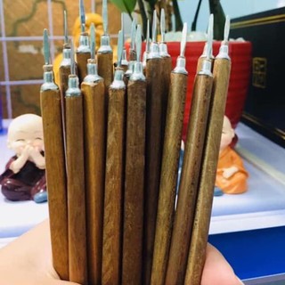 Cây lấy khóe móng cán gỗ