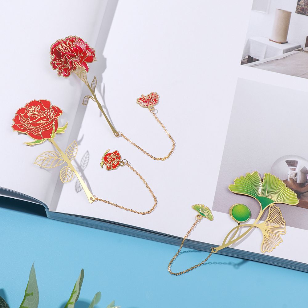Kẹp đánh dấu trang sách hình lá sen bằng kim loại