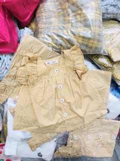 Áo kẻ zara