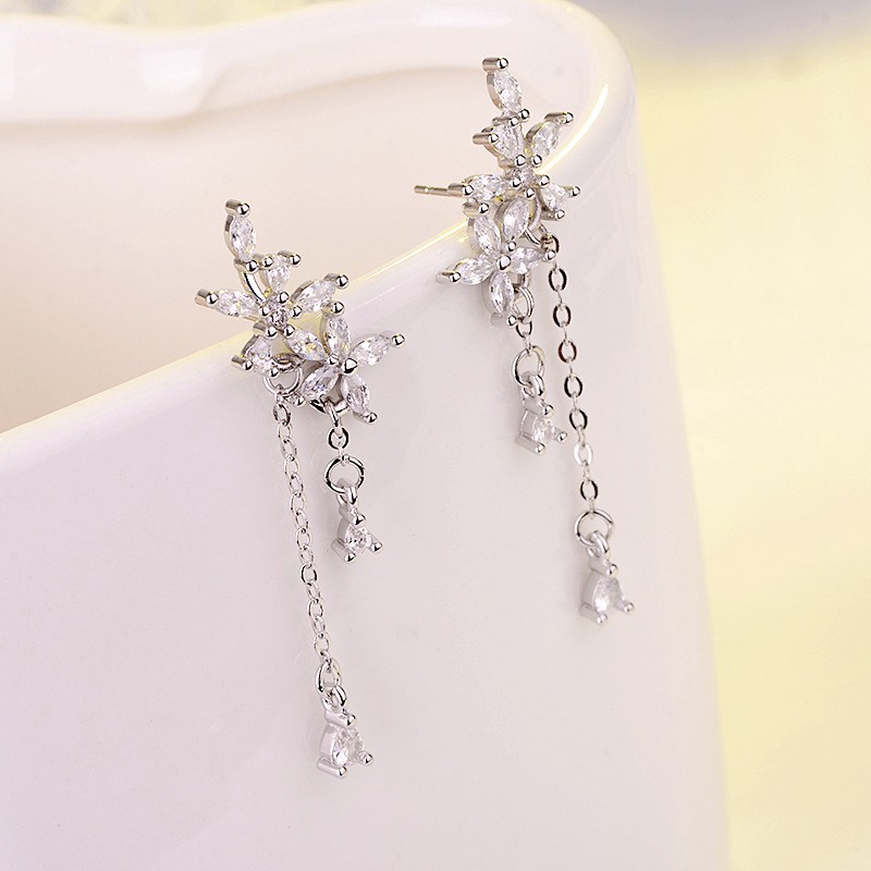 Khuyên Tai Nữ Trang Dáng Dài Tạo Hình Độc Đáo