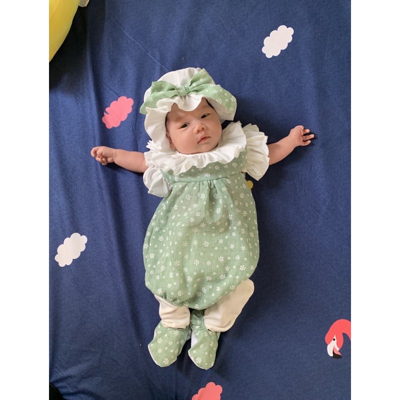 Bodysuit cho bé lá xanh cổ bèo trắng