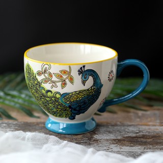 Cốc gốm vẽ tay tạo hình chim công tuyệt đẹp