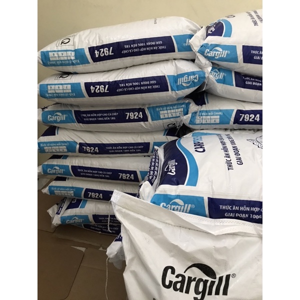 1 kg cám cá chép cá koi cá vàng 7924 cargill cám câu cám mồi