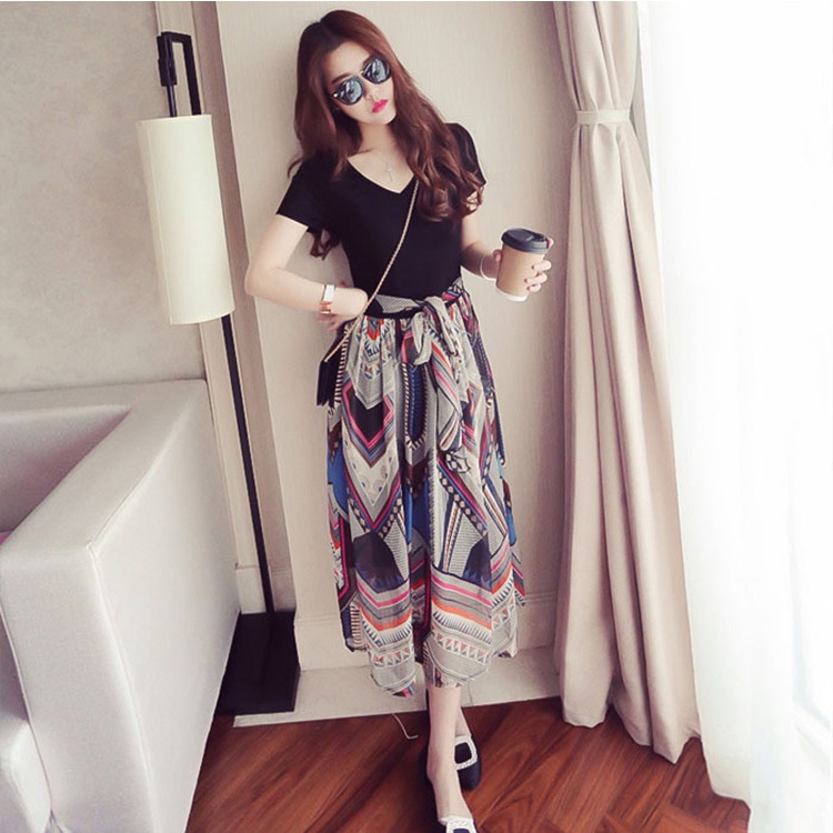 Đầm Hoa Ngắn Tay Cổ Chữ V Thời Trang Nữ Tính