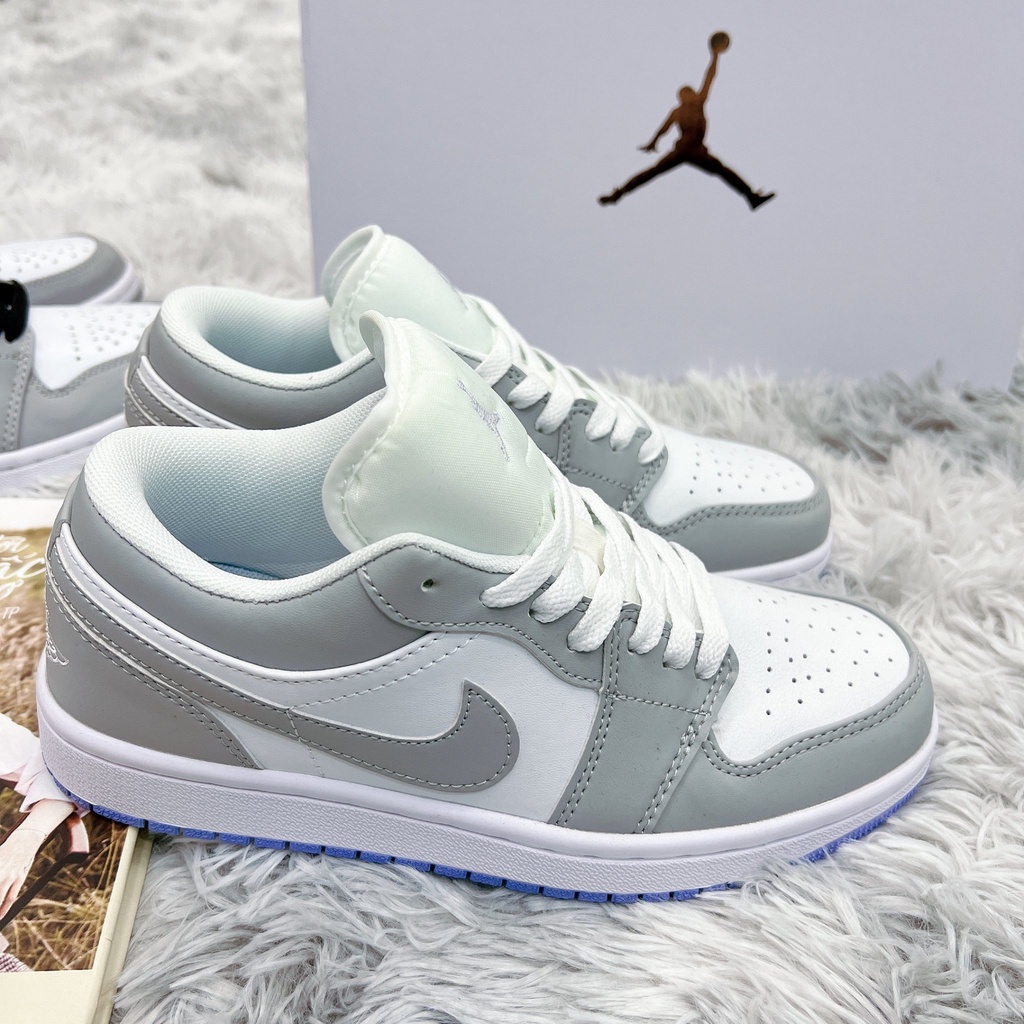 Giày Thể Thao Nam Nữ Jordan Air Cổ Thấp Màu Xám Nhạt Đế Xanh , Sneaker JD1 Low Xám Tro Full Bill + Box