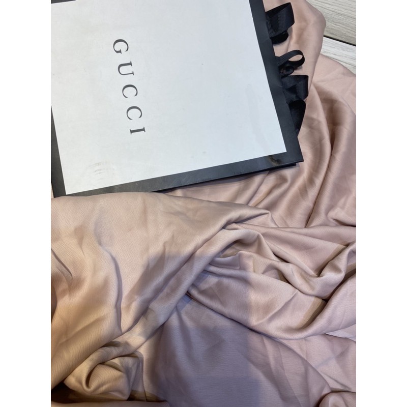 Vải lụa hoạ tiết